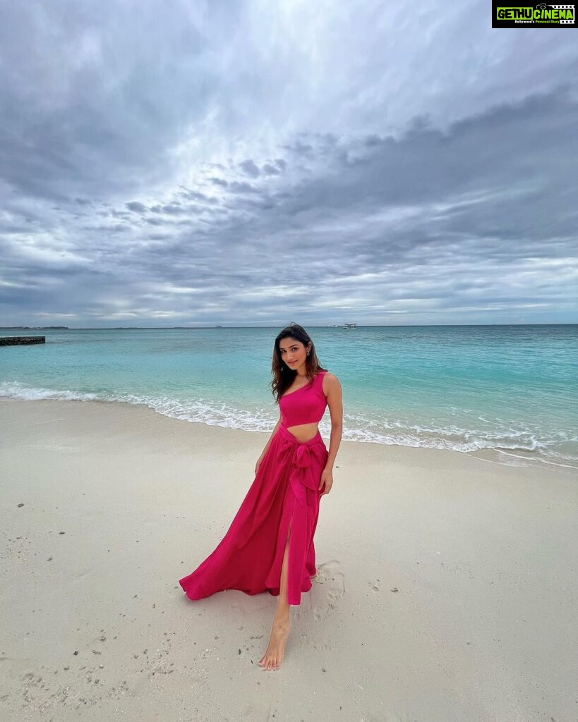 Donal Bisht Instagram - Butterfly in ocean !! . . . . . . . . . . . . . . . . . . . . . . . . . . . @littlepuffsofhappiness @thecraftedcandy @gunusahni . #girl #sea #travel #diva #hot #explore #donalbisht #elegence #instagood #instamood #goodvibes #happy #location #pictureoftheday #best #beautiful #dress #love #pink #instagram #instamood #instalike #blessed #actor #beach #lifestyle #vacay #glam #beautiful #looks #maldives #morning Maldives
