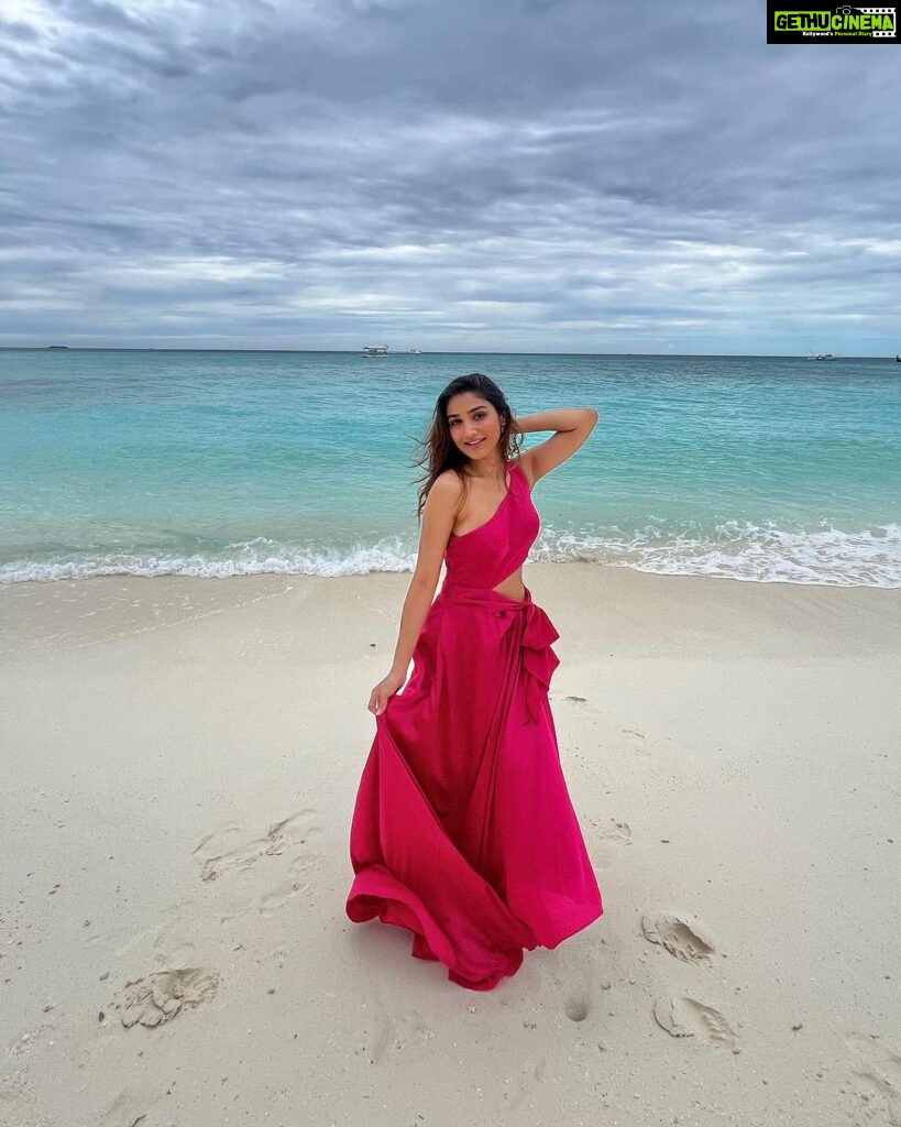 Donal Bisht Instagram - Butterfly in ocean !! . . . . . . . . . . . . . . . . . . . . . . . . . . . @littlepuffsofhappiness @thecraftedcandy @gunusahni . #girl #sea #travel #diva #hot #explore #donalbisht #elegence #instagood #instamood #goodvibes #happy #location #pictureoftheday #best #beautiful #dress #love #pink #instagram #instamood #instalike #blessed #actor #beach #lifestyle #vacay #glam #beautiful #looks #maldives #morning Maldives
