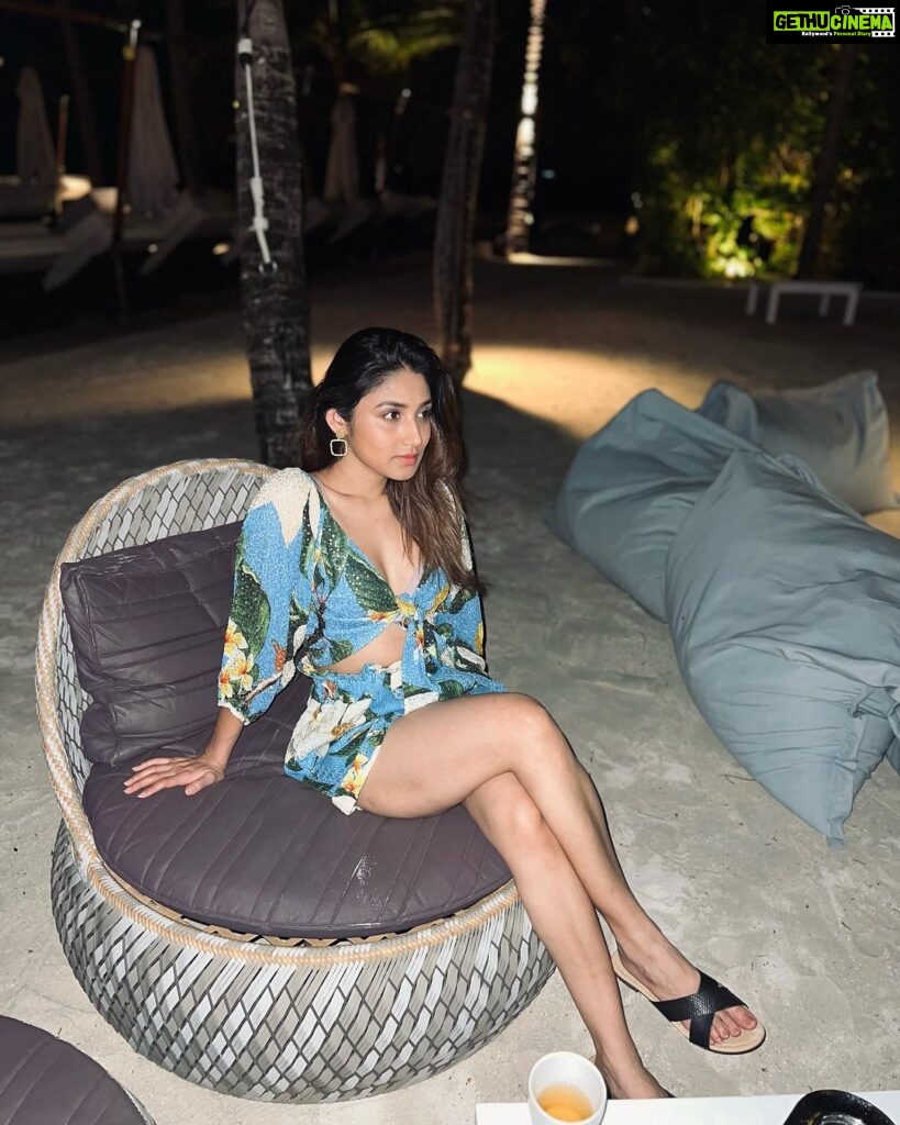 Donal Bisht Instagram - My green tea, night sky & a movie !! .. any guesses which movie am I watching!!?? . . . . . . . . . . . . . . . . . . . . . . . . @shopverb . #girl #skyisthelimit #doll #diva #hot #explore #donalbisht #elegence #instagood #instamood #goodvibes #happy #happymood #pictureoftheday #best #beautiful #dress #love #smart #instagram #instamood #instalike #blessed #actor #actorslife #lifestyle #outfit #glam #beautiful #looks #breakfast #morning Maldives Island