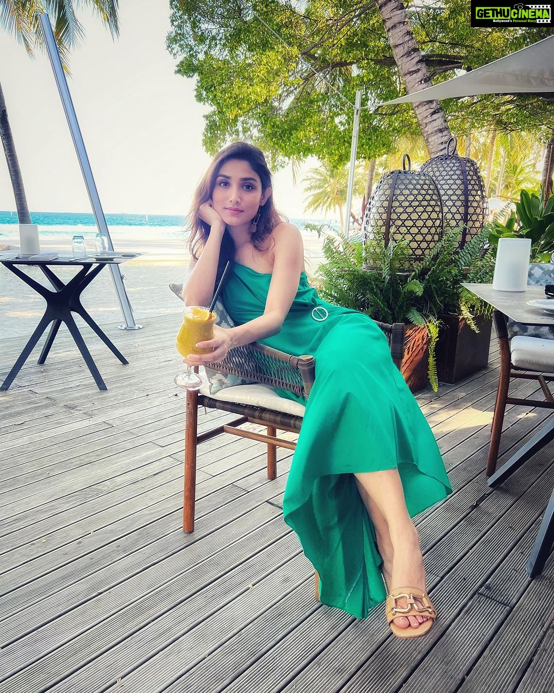 Donal Bisht Instagram - A day in my life on my special day ๐ซถ๐ . . . . . . . . . . . . . . . . . . . . . . . . . . . . . . . . @leisureloomindia . #girl #skyisthelimit #doll #diva #hot #explore #donalbisht #elegence #instagood #instamood #goodvibes #happy #happymood #pictureoftheday #best #beautiful #dress #love #smart #instagram #instamood #instalike #blessed #actor #actorslife #lifestyle #outfit #glam #beautiful #looks Maldives