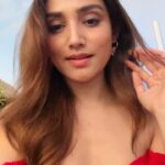 Donal Bisht Instagram - Where my heart lies ❤️🫶🌴 #birthdaygirl . . . . @travelwithjourneylabel @velassarumaldives . . . . . @erumdw_pret @littlepuffsofhappiness @styleitupwithraavi @mad.micron . #VelassaruMaldives #LuxuryUndressed #SmallLuxuryHotels #JourneyLabel #TravelWithJourneyLabel #YouAreSpecial #ThinkHolidayThinkJourneyLabel #LuxuryHoliday #Maldives #donalbisht #birthday #vacay VELASSARU MALDIVES