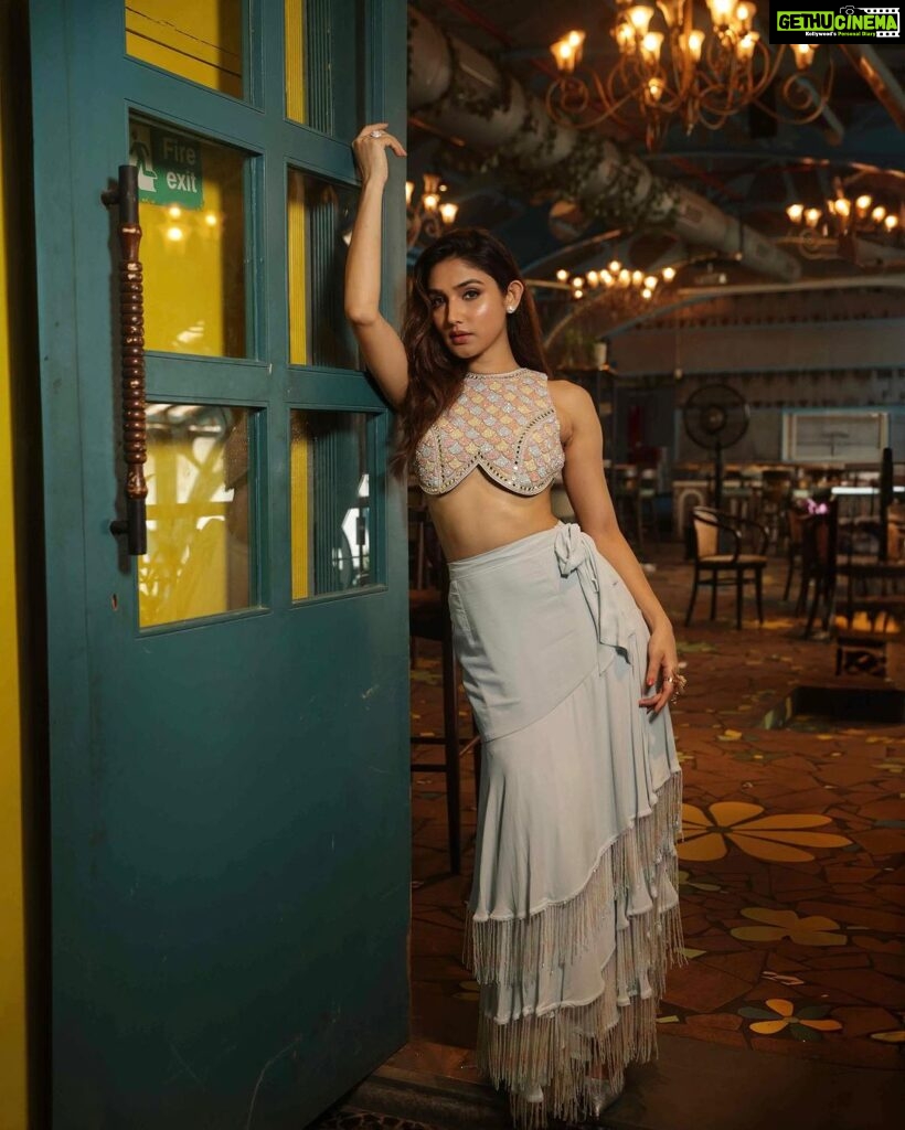 Donal Bisht Instagram - Happy Dussehra .. May you win from the evil & spread positivity around!! 🌸❤️ . . . . . . . . . . . . . . . . . . . . . . @vishwasgonsalves @foramsanghavi18 @stylebyforam @bulani_diya @anishashettyofficial @_thebeautifulsecret_ @farah_mehdi_ @glitz_n_blush . . . . . . . . #girl #wonderland #diva #hot #explore #donalbisht #elegence #instagood #instamood #goodvibes #happy #location #pictureoftheday #best #beautiful #dress #love #pink #instagram #instamood #instalike #blessed #actor #stairs #lifestyle #beauty #glam #beautiful #looks #photoshoot #morning