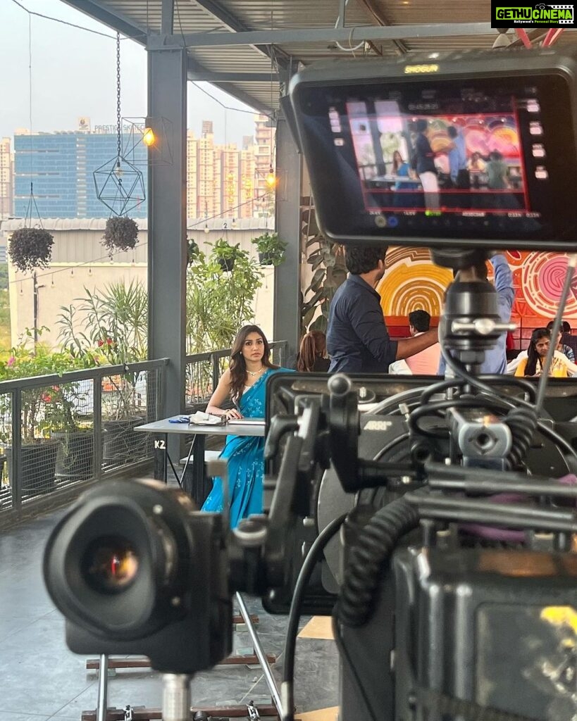 Donal Bisht Instagram - Shoot Day 🎥 #secondschedule Something exciting coming up #waitforit #southfilm #telugu 🫶 . . . . . . . . . . . . . . . . . . . . . . . . #girl #shoot #diva #hot #explore #donalbisht #elegence #instagood #instamood #goodvibes #happy #location #pictureoftheday #best #beautiful #saree #love #blue #instagram #instamood #instalike #blessed #actor #lifestyle #shooting #glam #beautiful #camera Hyderabad