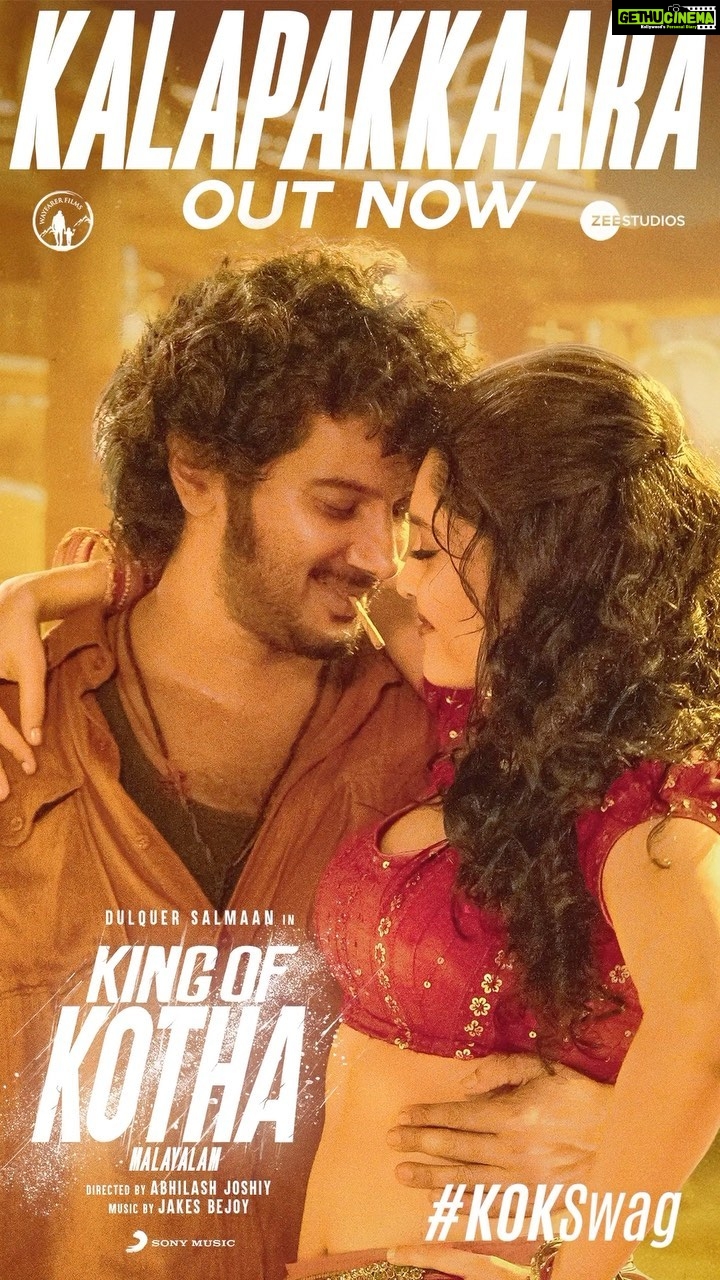 Dulquer Salmaan Instagram - Dropping it right here! ❤️🔥 A song to vibe throughout from #KingOfKotha! Hit play groove 😍💃 ➡️https://tinyurl.com/KalapakkaaraLyric ➡️https://tinyurl.com/Kalaattakkaaran ➡️https://tinyurl.com/HallaMachaare @dqsalmaan @aishu__ @abhilash_joshiy @jakes_bejoy @shaanrahman @zeestudiossouth @dqswayfarerfilms @shreyaghoshal @bennydayalofficial @ritika_offl #Kalapakkaara #Kalaattaakkaaran #HallaMachaare #JalaJalaHai #KOK #KOKSwag