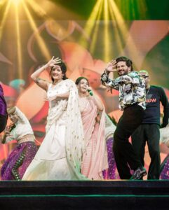 Dulquer Salmaan Instagram - The best homecoming we could ever ask for !! Thank you Kochi for the immense love, participation and encouragement ! Our cinema is viewed and loved across the world and our goal with “King Of Kotha” is to reach the maximum audiences as widely as we can at the same time !! 

So so grateful for all this love even before the release of KOK. 

Styled by @harmann_kaur_2.0 
Style team @anokha_ann @poojakaranam 
Outfit @zafirandshadab
Make up @av_ratheeshcinema
Hairstylist @saurabhbhatkar 
Photographer @sbk_shuhaib