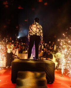 Dulquer Salmaan Instagram - The best homecoming we could ever ask for !! Thank you Kochi for the immense love, participation and encouragement ! Our cinema is viewed and loved across the world and our goal with “King Of Kotha” is to reach the maximum audiences as widely as we can at the same time !! 

So so grateful for all this love even before the release of KOK. 

Styled by @harmann_kaur_2.0 
Style team @anokha_ann @poojakaranam 
Outfit @zafirandshadab
Make up @av_ratheeshcinema
Hairstylist @saurabhbhatkar 
Photographer @sbk_shuhaib