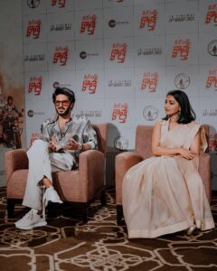 Dulquer Salmaan Instagram - Hyderabad ! Always a joy to come back !! 

Styled by - @harmann_kaur_2.0 
Style team - @ Ann Bharadwaj @poojakaranam @neharathi_ 
Accessories- @barryjohnshop
Hair: Imran
Make up: @av_ratheeshcinema
📸 : @sbk_shuhaib 

#KOKPromotions.  #KingOfKotha #WeAreComing