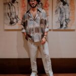 Dulquer Salmaan Instagram - Hyderabad ! Always a joy to come back !! Styled by - @harmann_kaur_2.0 Style team - @ Ann Bharadwaj @poojakaranam @neharathi_ Accessories- @barryjohnshop Hair: Imran Make up: @av_ratheeshcinema 📸 : @sbk_shuhaib #KOKPromotions. #KingOfKotha #WeAreComing