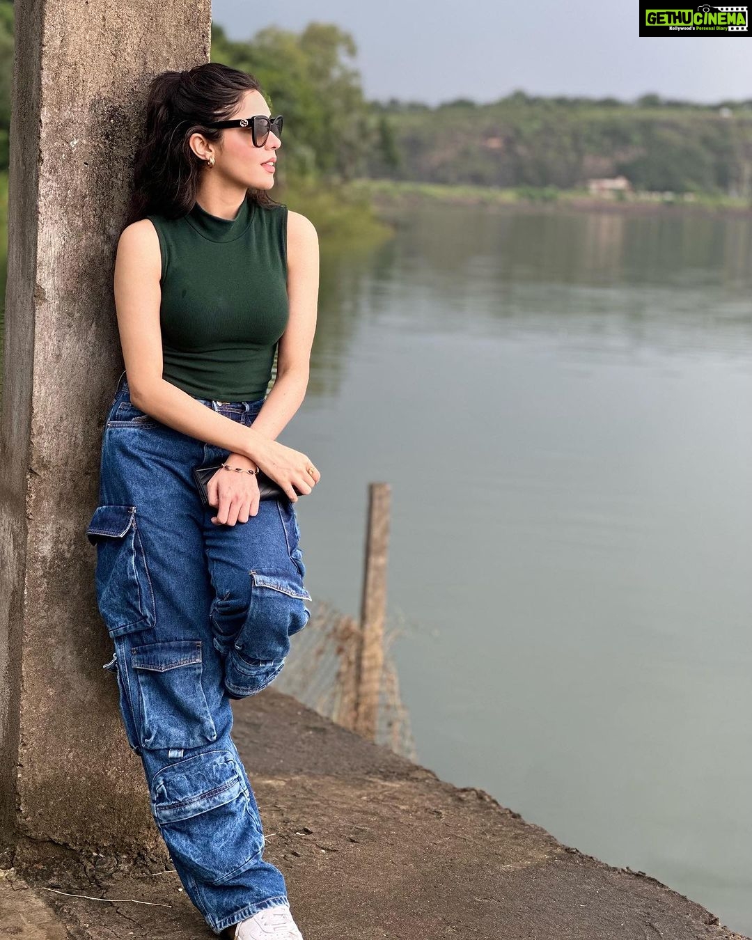 Eisha Singh Instagram - BHOPAL❤️ Where every corner holds cherished memories and every visit fills my heart with joy. 🥹🏡 Bhopal, Madhya Pradesh