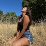 Elena Roxana Maria Fernandes Instagram - Breathe in . . . Breathe out! . . . #breathe #breathein #breatheout #lifestyle #pose #beauty #fashion #style #glam #glow #black #shine #happy #bodypositive #love #ootd #outfitoftheday