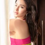 Elena Roxana Maria Fernandes Instagram - In my barbie world! 😘 . . 📸 @noorul_aminkhann Top @versace Earrings #umeshjivnani #umeshjivnaniluxuryjewels #barbie #barbiedoll #pink #versace #earrings #lingerie #traveldiaries #photoshoot #pinkaesthetic #barbieworld #glam #glow #beautiful #shootdiaries #travel #travelandslay