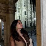 Elena Roxana Maria Fernandes Instagram – Dinner with a view
Earrings @pats_vintagejewelry 

#duomo #milan #pictureperfect #event #milanfashionweek #fashion #vintagejewellery