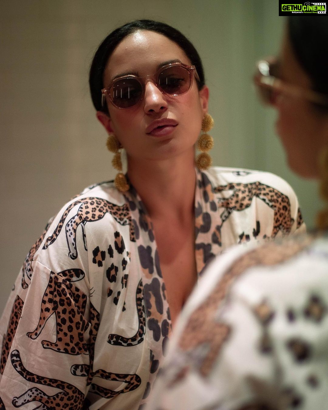 Elena Roxana Maria Fernandes Instagram - Keeping up with the pout! . . Photographer: @guzal_photography Bodysuit: @skims Gown: @siamesedreamsofficial @goodsagency Earrings: @pats_vintagejewelry Sunglasses @les_monts @goodsagency . #pout #photoshoot #beauty #glam #shine #bodypositive #fashion #style #mirror #pose #ootd #outfitoftheday #beautiful #shoot #slay