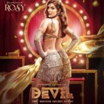 Elnaaz Norouzi Instagram - And here is ROSY ❤️ in #Devil 🔥 Her on screen presence is sure to make you go gaga in theaters 🤩🕺 #Devil - The British Secret Agent డెవిల్ - डेविल - டெவில் - ಡೆವಿಲ್ - ഡെവിൽ #DevilonNov24th #NandamuriKalyanRam @iamsamyuktha_ Directed & Produced by @abhisheknaama @vasupotini @soundar16 @srikanth_vissa @harshavardhan_rameshwar @mohitrawlyani @iconmusicsouth @abhishekpictures
