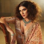 Elnaaz Norouzi Instagram - Introducing: Wedding Wows by Elnaaz Norouzi LINK IN BIO ✨ Elnaaz Norouzi @iamelnaaz for First Look @firstlook.magazine by Purple Style Labs, from the house of Pernia’s Pop-Up Shop @perniaspopupshop Photographer: @madetart Creative Director and Stylist: @nupurmehta18 Videographer: @ratnakarphotography Assistant Stylists: @eshita_stylist and @tapaswini_dalai_ Makeup Artist: @unaid_ansari Hair Stylist: @iamhematolani Assisted by: @pooja_dhakaan1 Production: @studiolittledumpling Outfit: @gopivaiddesigns Jewellery: @mahesh_notandass Footwear: @venussteps Team Pernia’s Pop-Up Shop: @priyamajmudar & @revatipalshetkar #firstlookmagazine #firstlook #elnaaznorouzi #weddingwowsbyelnaaznorouzi #weddingwows #fashioneditorial #fashionmagazine #perniaspopupshop #gopivaid