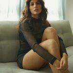Elnaaz Norouzi Instagram - He knows how to get the best out of me 🖤 📸 @keegancrasto @publicbutterindia Mumbai, Maharashtra