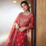 Elnaaz Norouzi Instagram - Introducing: Wedding Wows by Elnaaz Norouzi Elnaaz Norouzi @iamelnaaz for First Look @firstlook.magazine by Purple Style Labs, from the house of Pernia’s Pop-Up Shop @perniaspopupshop . . . . . . Photographer: @madetart Creative Director and Stylist: @nupurmehta18 Videographer: @ratnakarphotography Assistant Stylists: @eshita_stylist @tapaswini_dalai_ Makeup Artist: @unaid_ansari Hair Stylist: @iamhematolani Assisted By: @pooja.dhakaan1 Production: @studiolittledumpling Outfit: @kalighataindia Jewellery: @raniwala1881 Team Pernia’s Pop-Up Shop: @priyamajmudar @revatipalshetkar #firstlookmagazine #firstlook #itrh #elnaaznorouzi #weddingwowsbyelnaaznorouzi #fashioneditorial #fashionmagazine