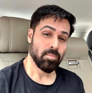 Emraan Hashmi Instagram - Cause it’s Friday … 🤳📸