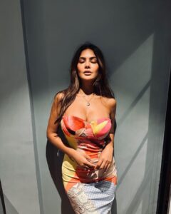 Esha Gupta Instagram - 🍯