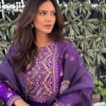 Esha Gupta Instagram - रविवार