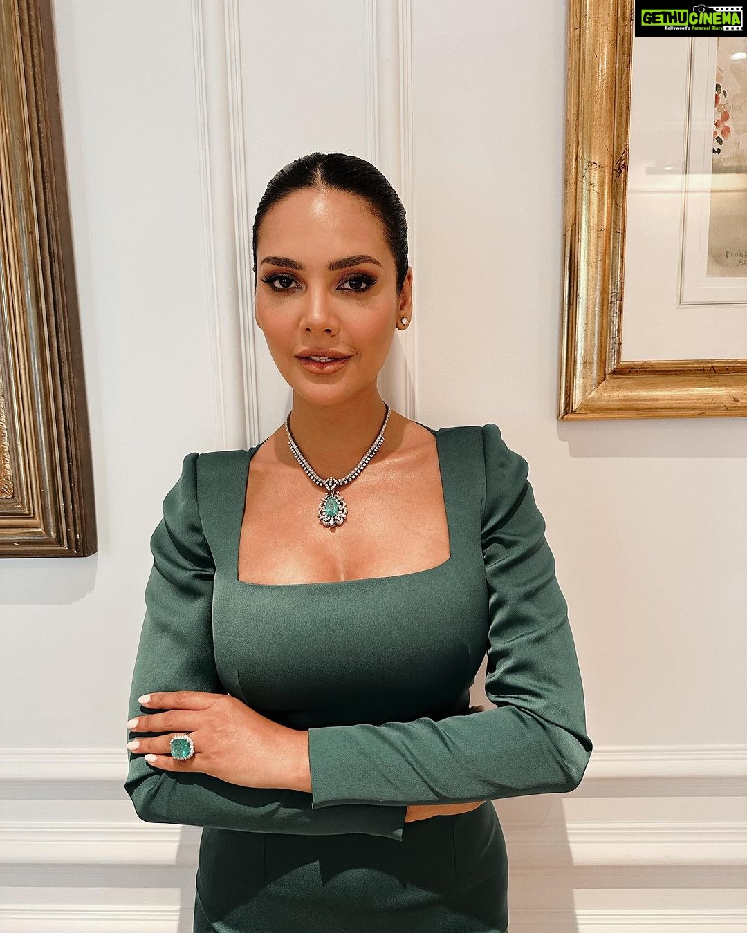 Esha Gupta Instagram - Thank you @victoria.coleccion @vickymartinberrocal for this custom gown, envisioned by my @victorblancostudio, emeralds and diamonds by @joyassardinero, beautiful glam by @yslbeauty @mikvarez @ghdspain @jesusdepaula, shoes @jimmychoo