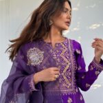 Esha Gupta Instagram - रविवार