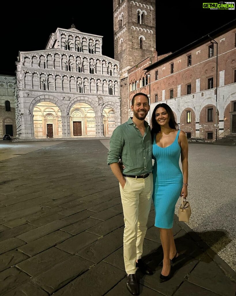 Esha Gupta Instagram - Storia d'amore italiana Italy