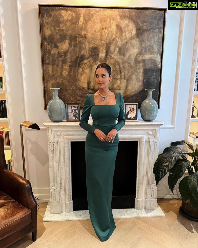Esha Gupta Instagram - Thank you @victoria.coleccion @vickymartinberrocal for this custom gown, envisioned by my @victorblancostudio, emeralds and diamonds by @joyassardinero, beautiful glam by @yslbeauty @mikvarez @ghdspain @jesusdepaula, shoes @jimmychoo