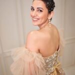 Esha Kansara Instagram - Drama….but style it with a smile 🤍🫶 Styled by @styleitwithniki Photography @chiragpanchal__ Outfit @purvacouture_ Jewellery @fashka HMU by yours truly 🤓 Shot at @scenes.bnb #3ekka #premierenight