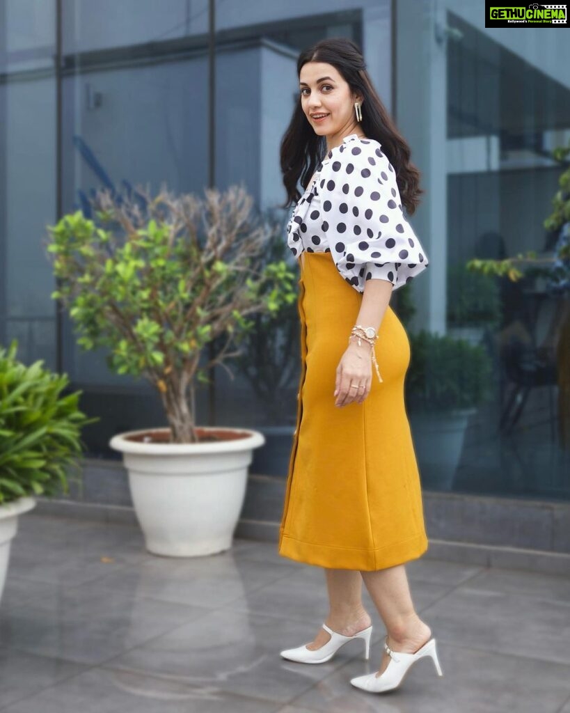 Esha Kansara Instagram - Me looking at all of you who booked their tickets in advance! ❤️🫶3 days to go for 3 ekkaaaa #25thaugust 🥰🥰🥰 . Styled by @styleitwithniki Dress- @meeamifashion Earings- @one_nought_one_one Photography- @devanshdigitalphotography