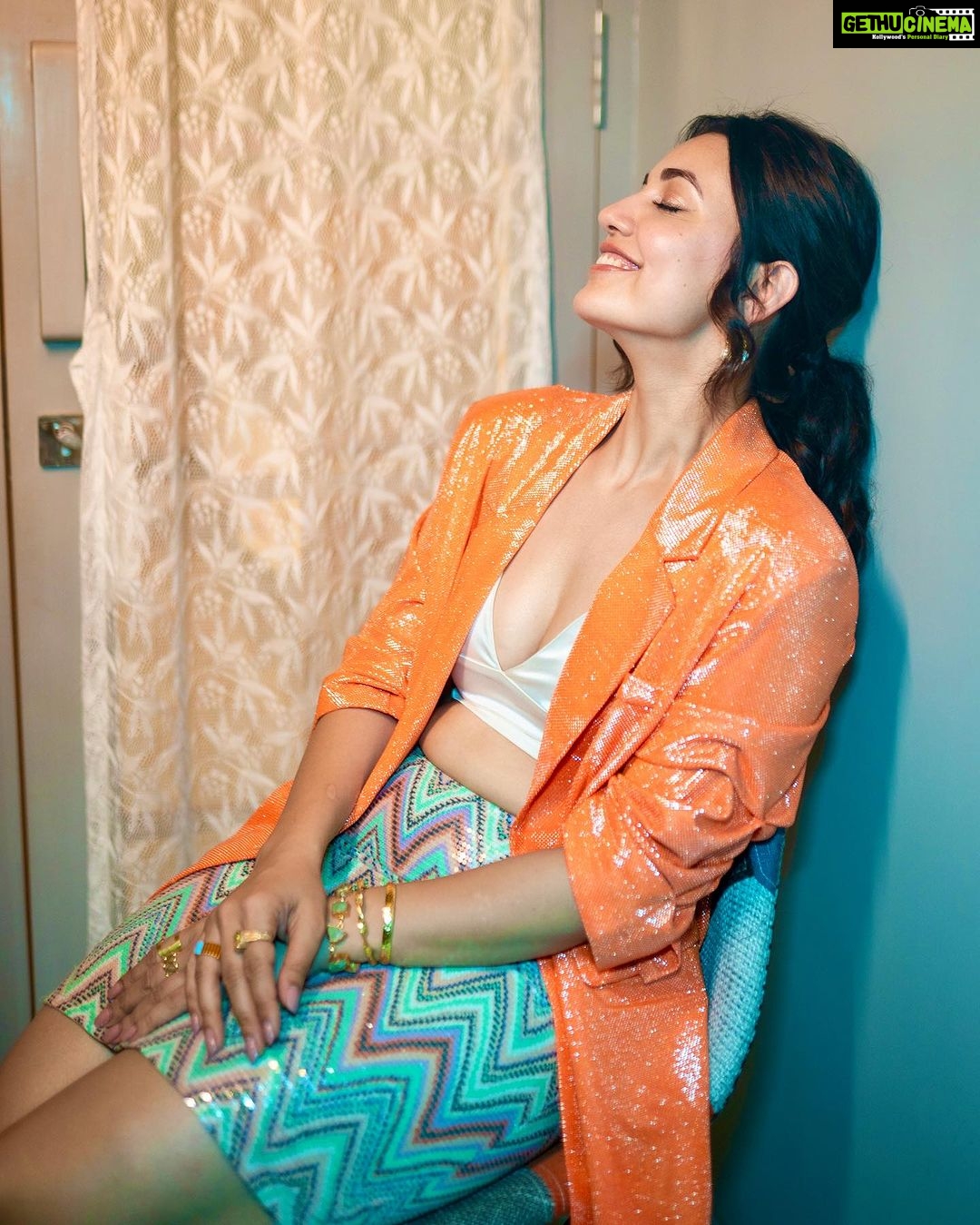 Esha Kansara Instagram - This is exactly how you guys make me feel these days โญ๏ธ๐๐ซถ Grateful for every moment! #3ekka in cinemas on 25th august! ๐ธ Styled by @styleitwithniki Photography @chiragpanchal__ Earrings & rings @equiivalence Bracelet & rings @misa_jewels