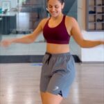 Esha Kansara Instagram - Go..go..goooooo!!! Start making your reels on Tehunk hook step! 🥳🥳🥳 I challenge my fellow partners in crime @mitragadhvi @tarjanee_official 🥳🤓 #tehunk #3ekka