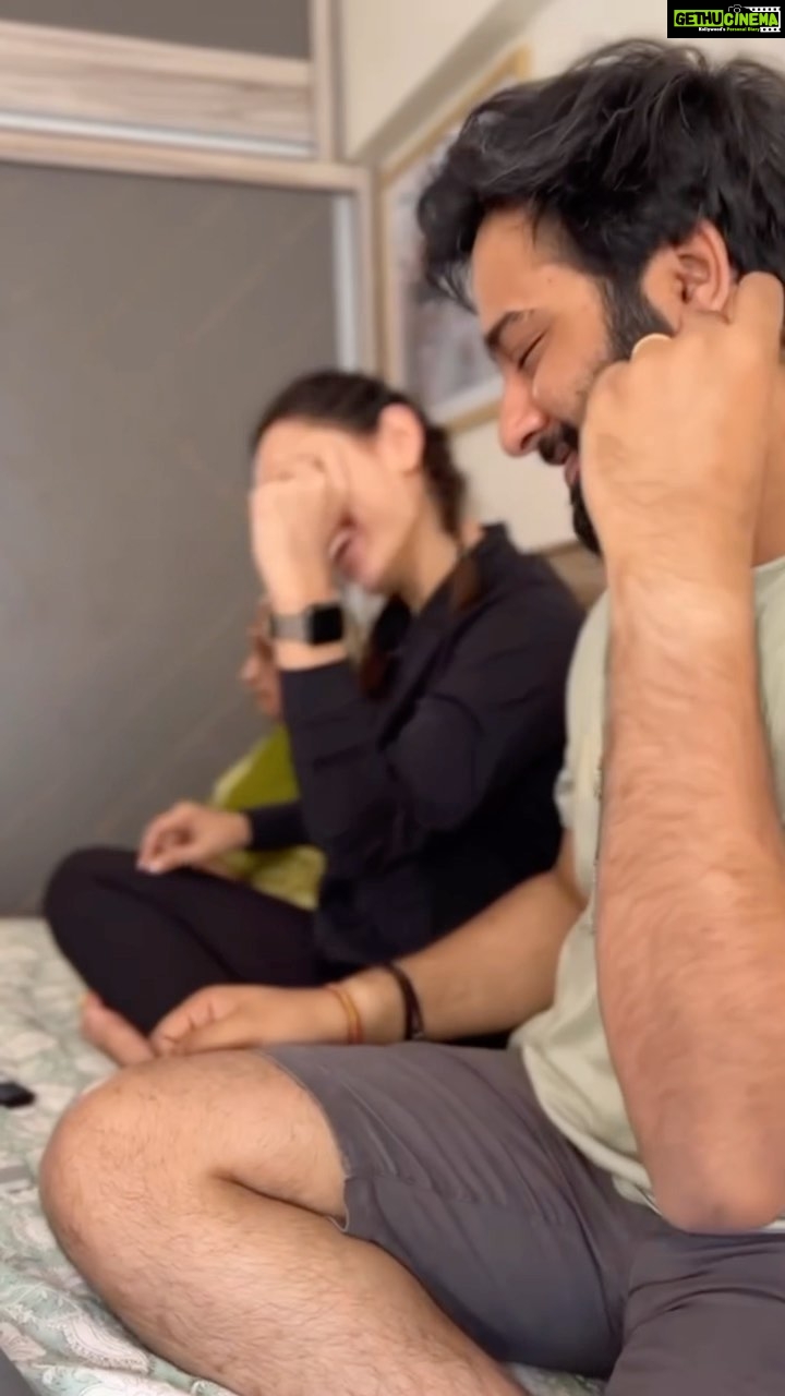 Esha Kansara Instagram - Happy birthday music waala @musicwaala ❤️❤️❤️❤️ Thank you for directing me and everyone in the room for this one of a kind video 😝❤️I love you more!