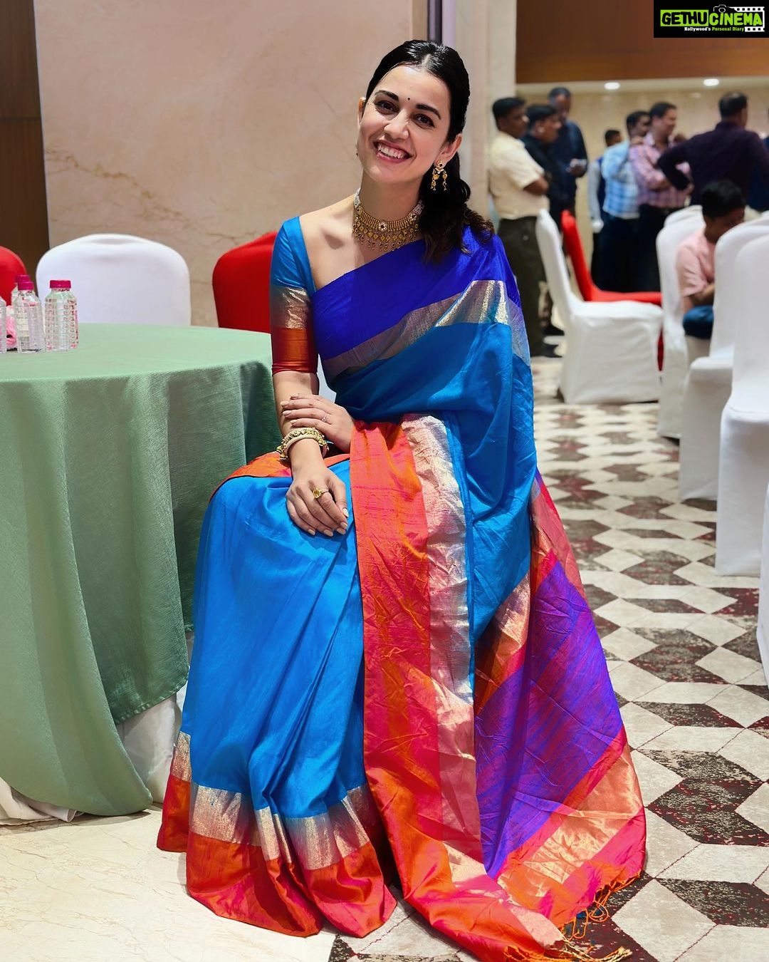 Esha Kansara Instagram - Still not getting over some good Sunday blues 💙💙💙