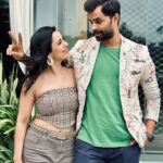 Esha Kansara Instagram - Chemistry so good, your Instagram might blow up!🤷‍♀️🥳😝 #EkkeaurRanikiPremkahaani . Yash & Esha styled by @styleitwithniki