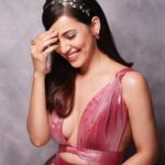 Esha Kansara Instagram - Too many good pictures from this shoot, where do I put? 🥰 . People who made me look like Barbie! 🌸 . Styled by @styleitwithniki Photography @lovdipsingh Backdrop @backdrophouse Outfit @kayjaybykritika Earrings @anantayabymani HMU @karan_singh_makeup_artist #barbie #indianbarbie #eshakansara