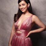 Esha Kansara Instagram - Too many good pictures from this shoot, where do I put? 🥰 . People who made me look like Barbie! 🌸 . Styled by @styleitwithniki Photography @lovdipsingh Backdrop @backdrophouse Outfit @kayjaybykritika Earrings @anantayabymani HMU @karan_singh_makeup_artist #barbie #indianbarbie #eshakansara