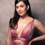 Esha Kansara Instagram - People who made me look like Barbie! 🌸 . Styled by @styleitwithniki Photography @lovdipsingh Backdrop @backdrophouse Outfit @kayjaybykritika Earrings @anantayabymani HMU @karan_singh_makeup_artist #barbie #indianbarbie #eshakansara
