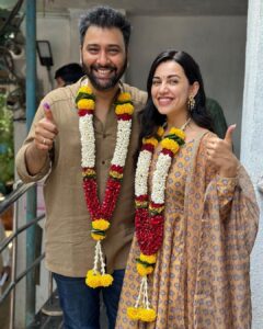 Esha Kansara Instagram - Ye waala baaki tha .. Registered husband & wife ❤️

Humko registered marriage ka date Rakshabandhan pe mila 🤣
📸@aawaramusafir