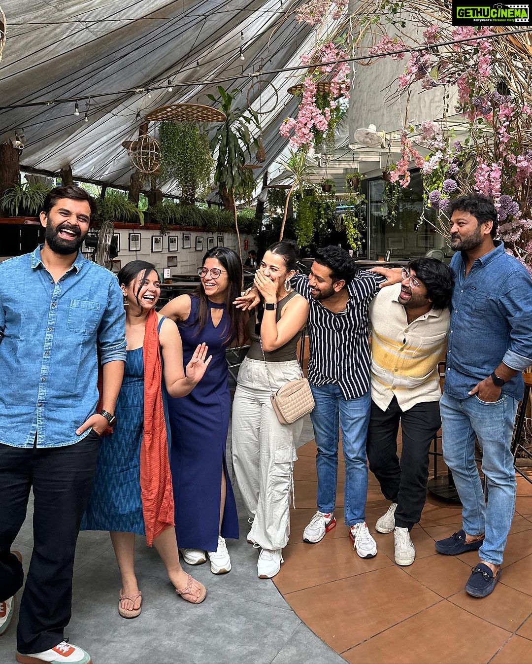 Esha Kansara Instagram - Us 😇✨ Pune