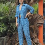 Esha Kansara Instagram - If mondays are blue, then what are wednesdays? 🤣😝 Ps- 3 ekka promotion pictures are never gonna get over 😂❤️🌸😃 . Styled by @styleitwithniki Outfit- @label.sugar Jewellery- @flairthestudio Photography @britz_photography_