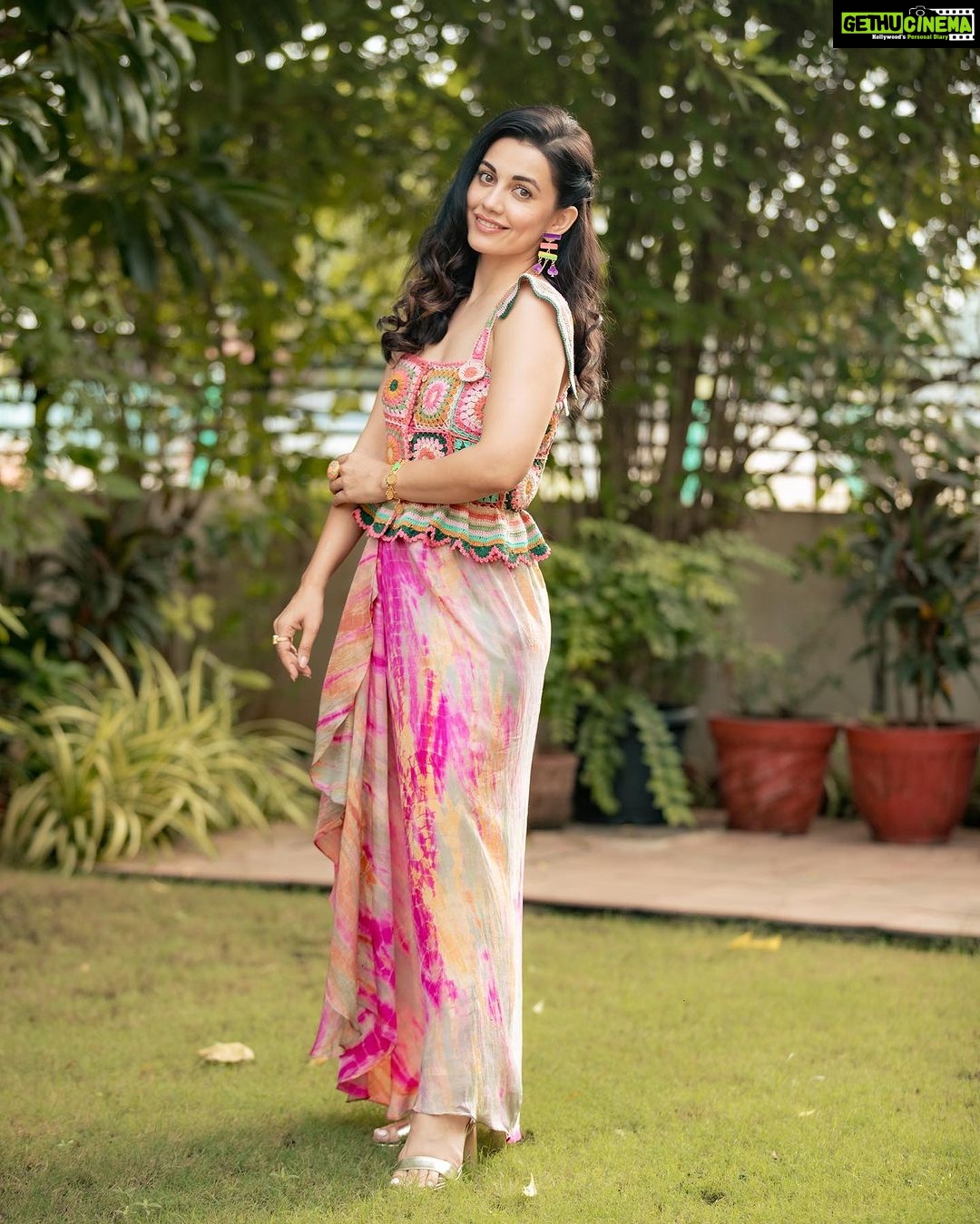 Esha Kansara Instagram - Shukriya aap sabko!πΈπππ«Άβ€οΈπ₯³ For all the love for Jhanvi & me in 3 ekka!π₯Ήπ 3 ekka running successfully in cinemas near you! Styled by @styleitwithniki Photography @chiragpanchal__ Outfit- @capisvirleo Jewellery- @aditi_bhatt