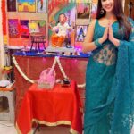 Eshanya Maheshwari Instagram - Hum Tho Ganesh Chaturthi Ke Deewane Hain 😇✨🙏 Saree by @sochstories #ganeshchaturthi #ganesha #ganpati #saree #sareelove #esshanya