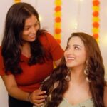 Eshanya Maheshwari Instagram - As the festive season arrives, I’ve amped up my look with a DIY hair makeover! And when my friends caught a glimpse of my new look, their reactions were absolutely wild – check it out Ps:- A special shoutout to Garnier’s Virtual Try-On Tool for guiding me to the perfect shade: Hair colour courtesy: @garnierindia Shade: 5.0 Natural Brown #collab #ColorfulReactions #GetReadyWithGarnier