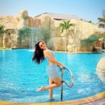 Eshanya Maheshwari Instagram - live in the sunshine, swim in the blue, And drink the wild air 💙 📍- @sofiteldubaipalm #Dubai #SofitelDubaiThePalm #Travel #Esshanya