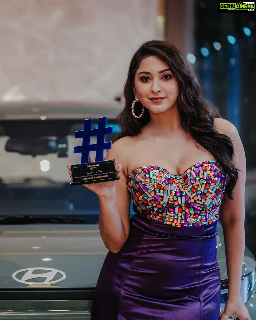Eshanya Maheshwari Instagram - What’s My Hashtag…..? 👇🏻 #LifestlyeInfluenerOfTheYear 💜 Thank you @exhibitmagazine For This Recognition And Encouragement. Truly Grateful And What An Amazing Night ✨ Totally #TheViralNightOdTheYear 🤩😅 Outfit- @maheshwariswathi 💜 Shot by - @shubz.photo #ExhibitMagazine #InfluencEX23 #Lifestlyeinfluencer #Esshanya JW Marriott Goa