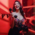 Eshanya Maheshwari Instagram - If You Have My Number, So Call Me Maybe 🤙🏻😉 📸- @shubz.photo Outfit- @maheshwariswathi #Esshanya #AwardNight #EsshanyaMaheshwari #Poser #Gown #Party