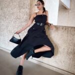 Eshanya Maheshwari Instagram - I MAKE SHOE CONTACT, BEFORE EYE CONTACT. 😉🖤 What’s Your Contact ? 😉 Shoes - @onitsukatigerofficial @onitsukatigerindia #OnitsukaTiger #OnitsukaTigerIndia