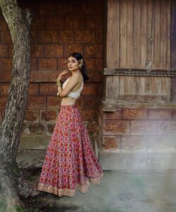 Esther Anil Instagram - 🪷🪷🪷🪷

_________________________

Styling : @amritha_lakshmi___  @styledby_al_ 

Photography : @merin__georg 

Make up and hair: @sreegeshvasan_makeupartist 

Costume : @thehouseofkemp 

Accesories : @goodwillcollectionskerala 

Earcuff : @beadsart_hairvine 

Location : @kondai_lip_resort 
Special thanks : @book_vacations