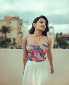Esther Anil Instagram - 🌈
📸 @orobinv